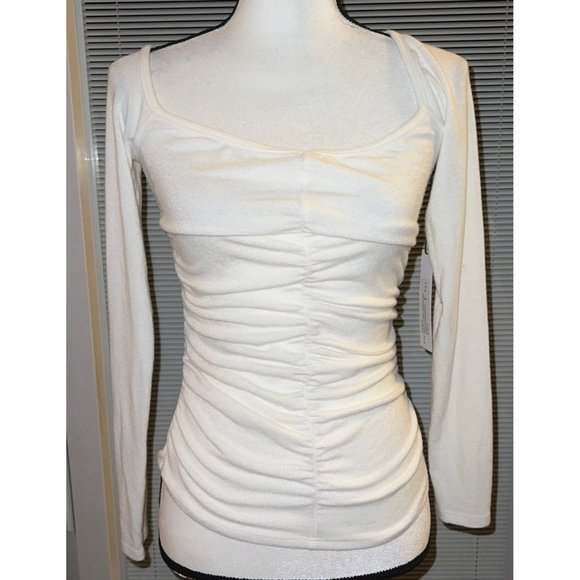 Red Haute White Scoop Neck Ruched Knit Top NWT— SMALL - Picture 2 of 8